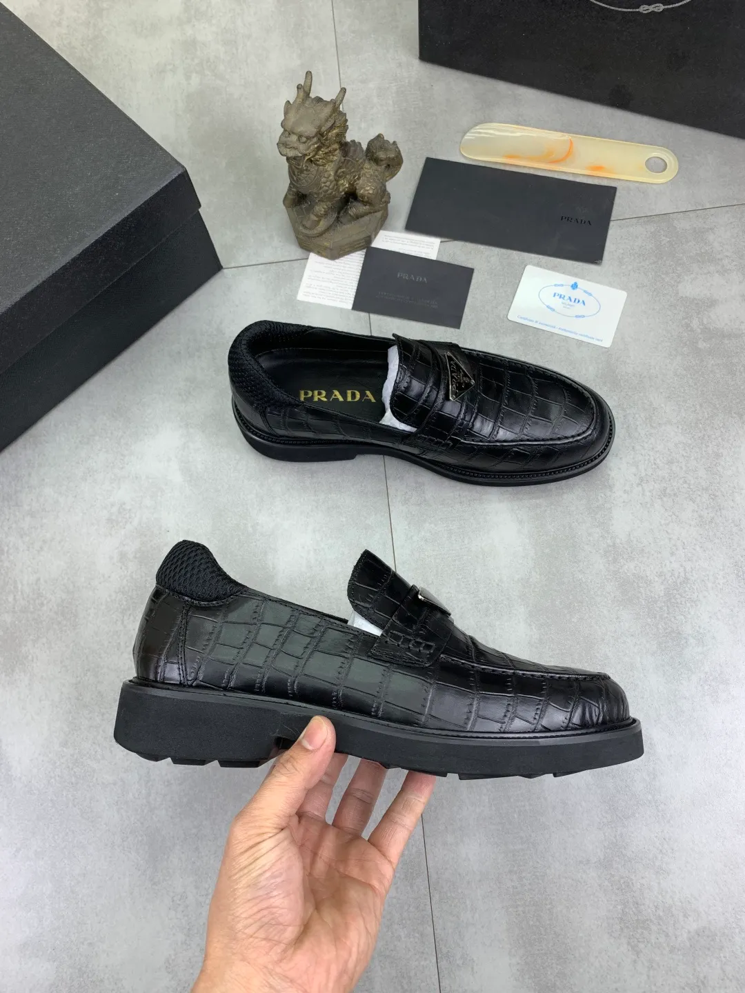 Men's shoes 💰P480 new style 💰 💎💎💎 water-dyed cow lining original order quality PRADA —🆘.Prada original purchase agent, high-end business leather shoes, fabric: imported from Italy cowhide material ➕ water-dyed cow lining/cowhide lining ➕ special original outsole, fine workmanship, real thing ^_^ Photographed 🎬size: 39-44